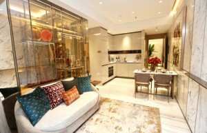 香港楼盘柏瓏，单日再沽8伙！元朗锦上路站现楼，面积758呎三房